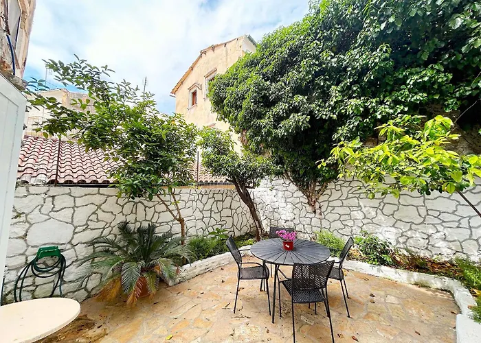 Traditional House With Ivy Garden