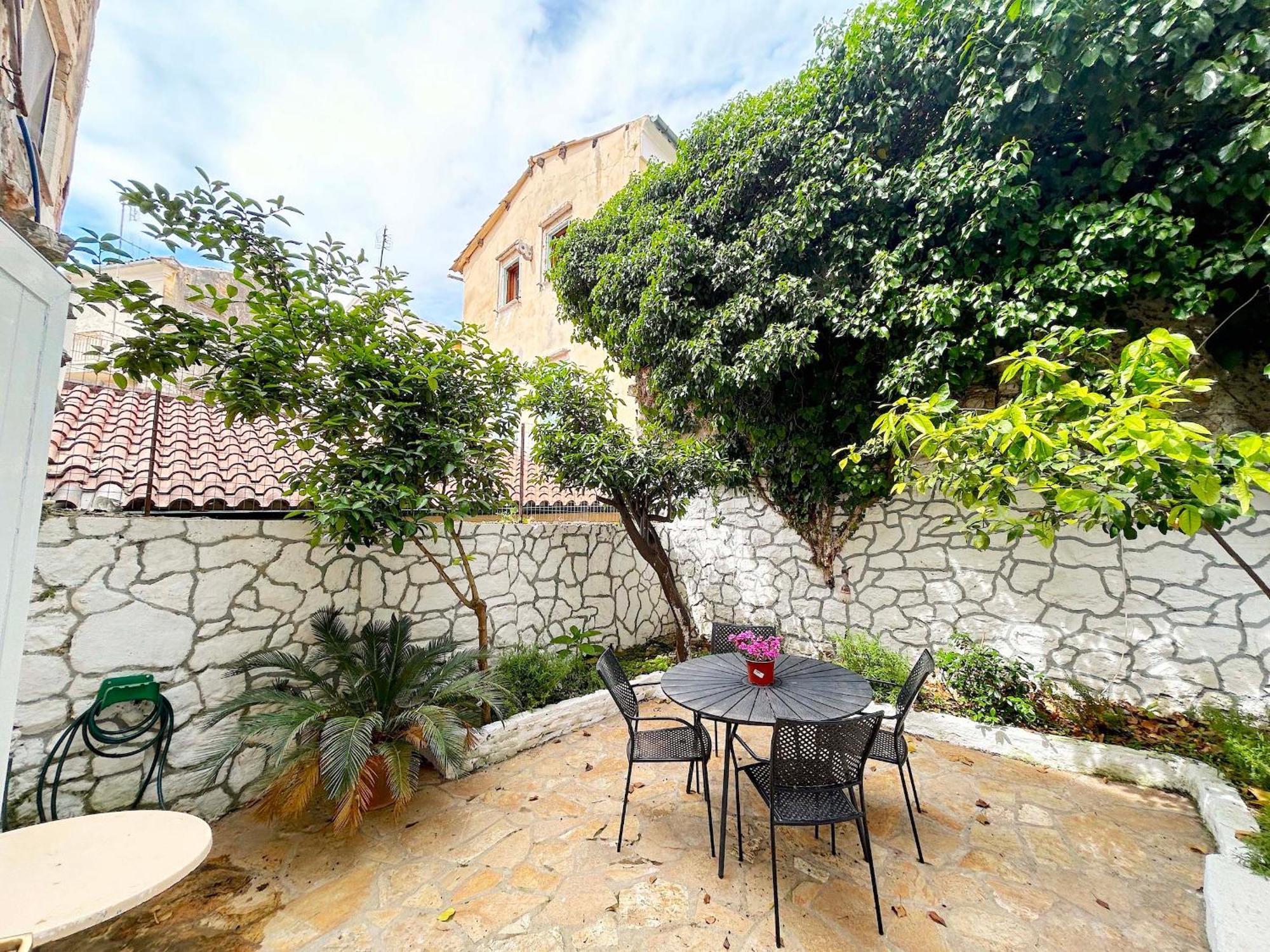 Traditional House With Ivy Garden Corfu (city)